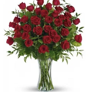 Breathtaking Beauty – 3 Dozen Long Stemmed Roses